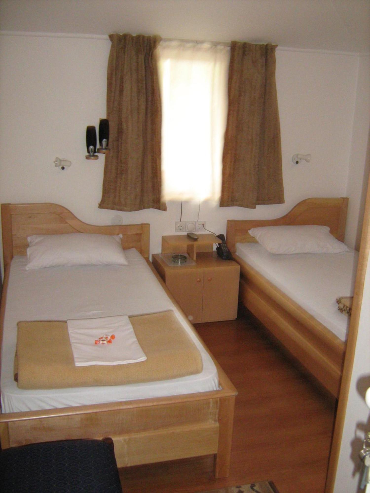 Hotel Gostionica Blef Ovcar Banja Esterno foto